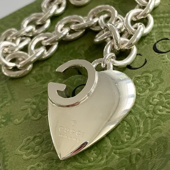 🔥🔥🔥AUTHENTIC Gucci Sterling Silver GG Design Heart Charm Bracelet🔥🔥🔥 - Picture 3 of 15